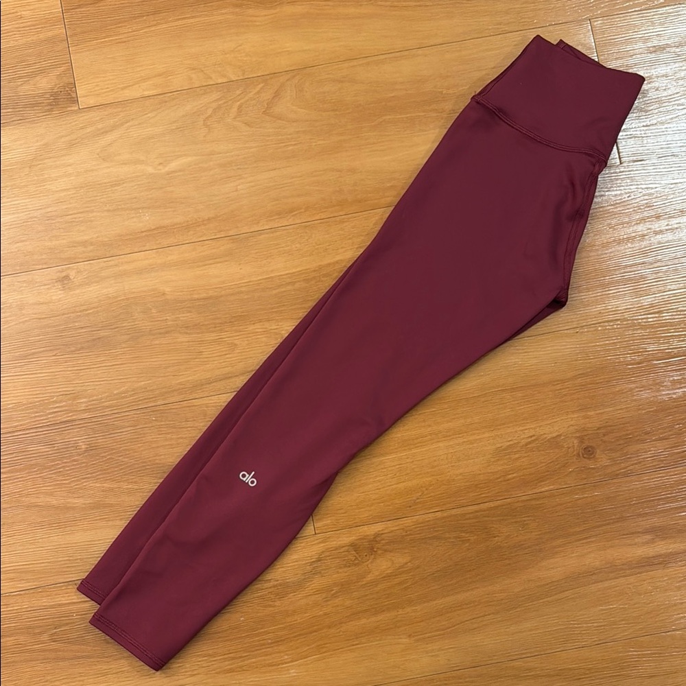 Alo 7/8 High Waist Airlift Legging in Wild Berry